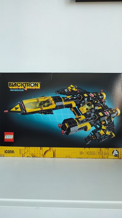 LEGO 10355 Blacktron Renegade