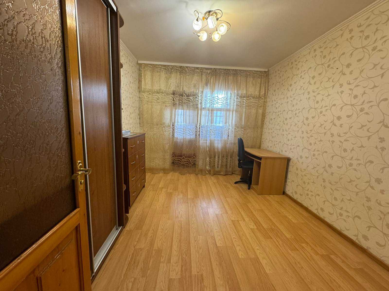 Трехкомнатная квартира в районе ТЦ Семья.