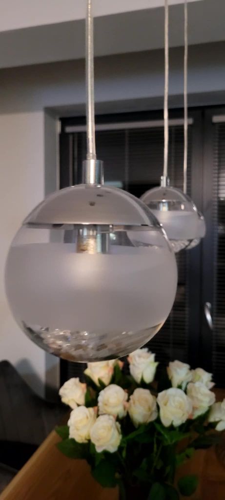 Lampa wiszaca z kryształkami