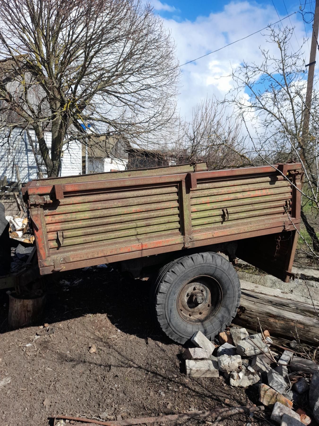 Продам трактор і все що на фото