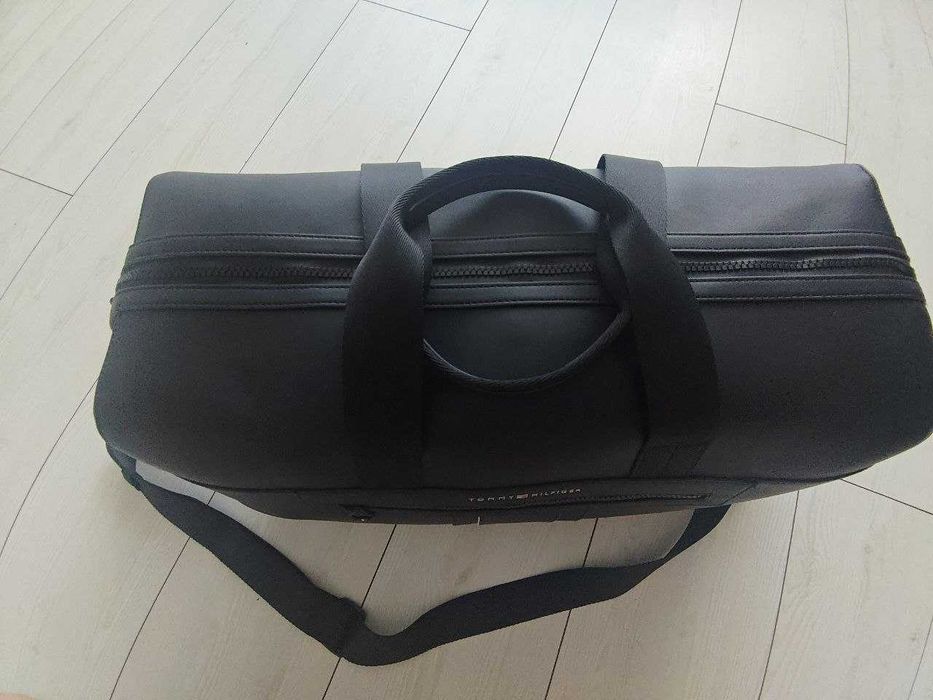 Сумка TOMMY HILFIGER Foundation Bag - BLACK