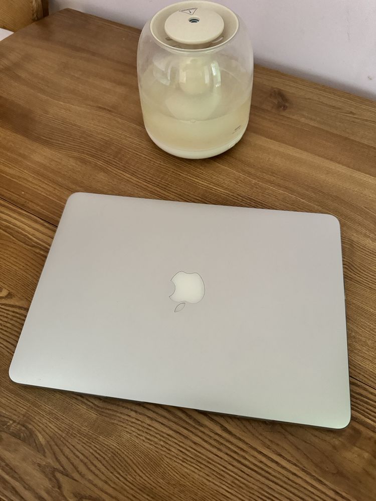 Macbook Air 13 як новий І5 4GB