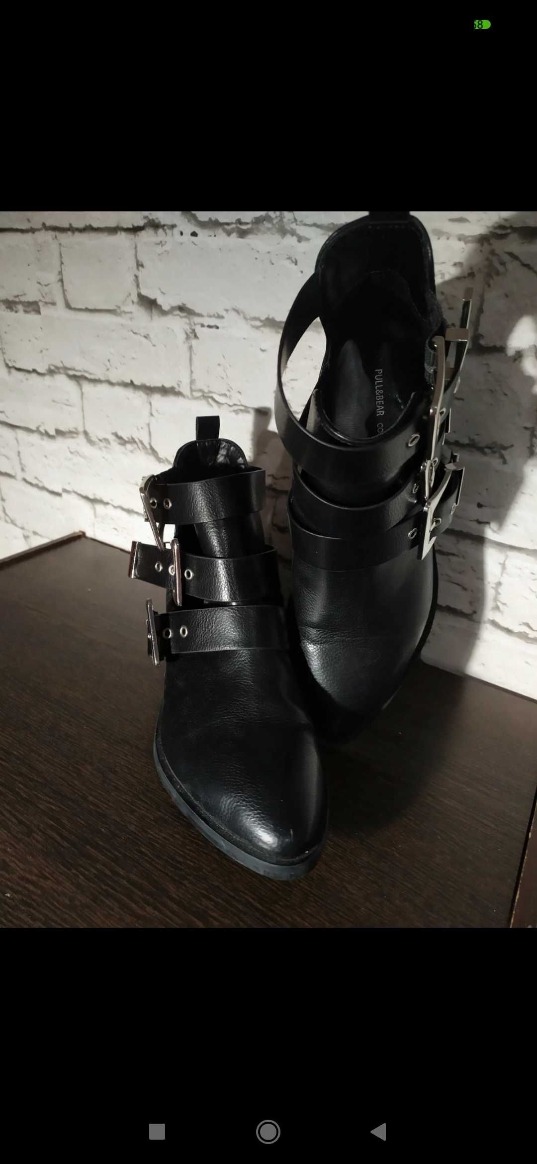 Botins pretos Stradivarius