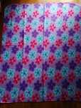 Manta às flores colorida, em excelente estado, como NOVA