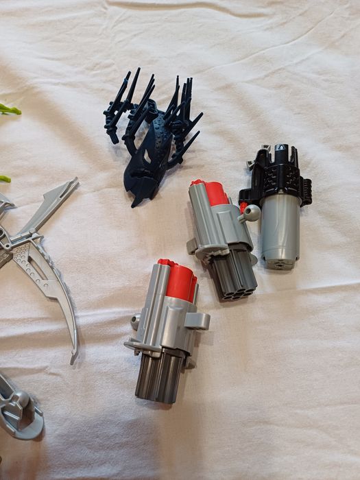 Деталі Біоніклів LEGO