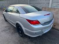 Astra H Twintop Cabrio 1.9 CDTI - Z157 - bi xenon AFL - IDS+ na części