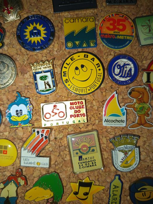 Pins de lapela diversos