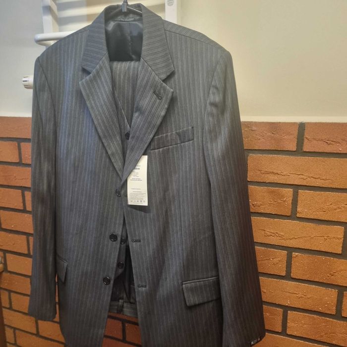 Nowy garnitur męski