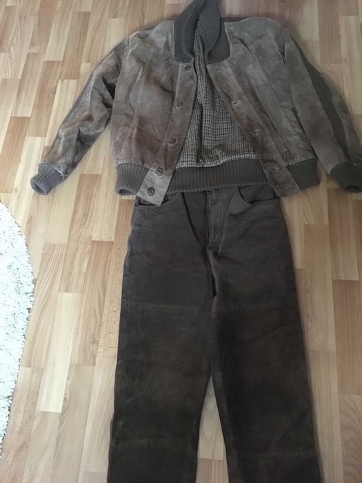 шкіряніий  одяг  ( куртки  плащ   взуття  )