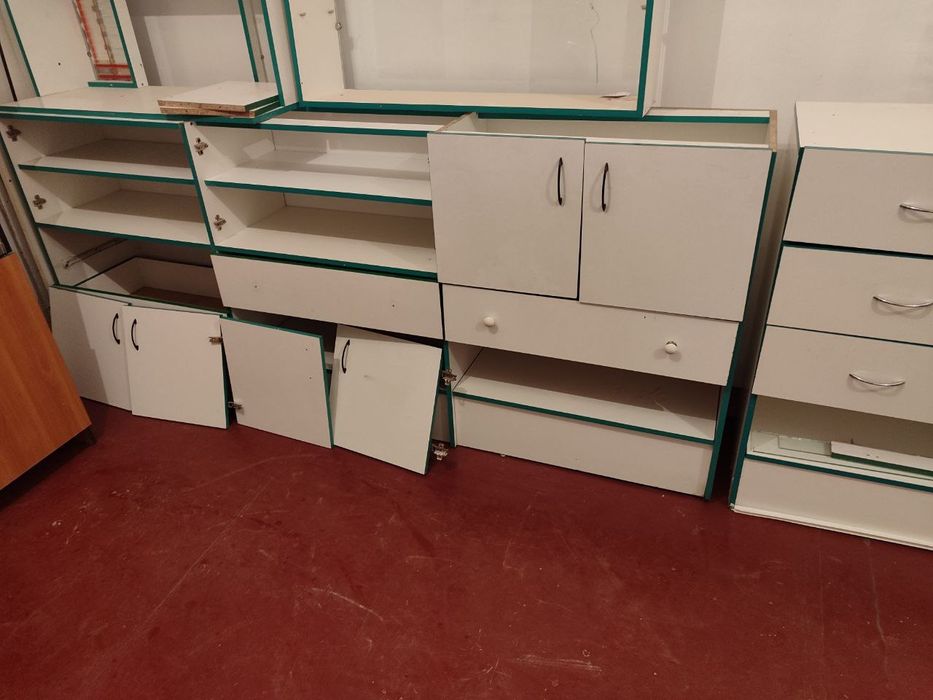 Меблі з ламінованого ДСП - залишки. Скло