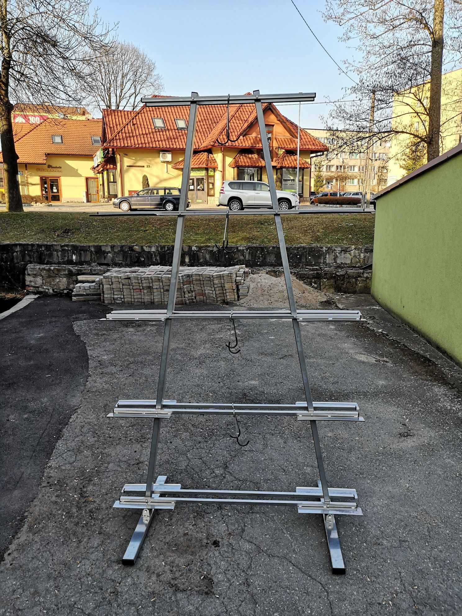 Stojak wystawowy ekspozycyjny na 8 rowerów