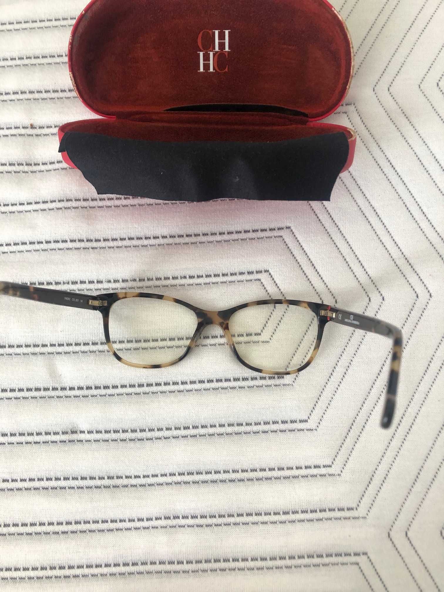 oculos com graduacao usados carolina herrera com caixa