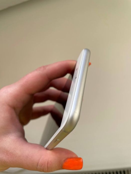 Продам Iphone 8 plus  64