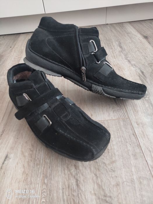 Продам мужские зимние ботинки новые 41р.Замш!