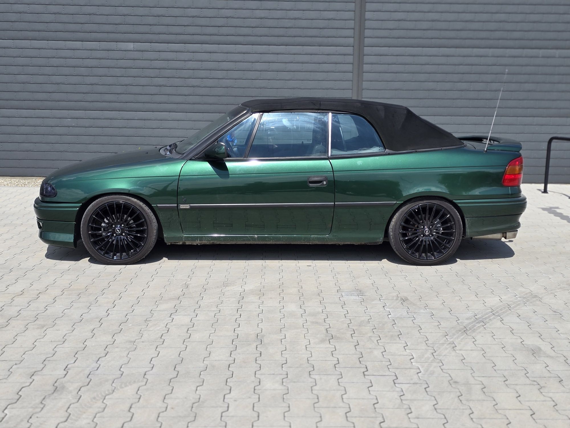 Opel astra F cabrio Bertone alufelgi 17 irmscher niski przebieg