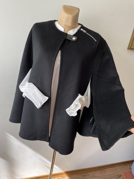 Czarna peleryna z wełną 30 % marynarka bez rękawów S/M