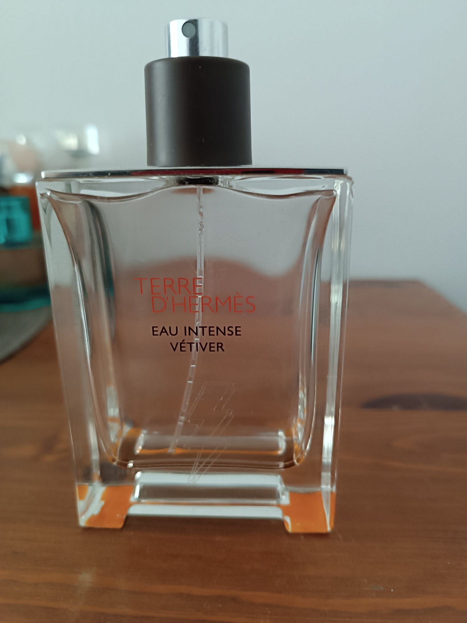 Puste flakoniki po perfumach
