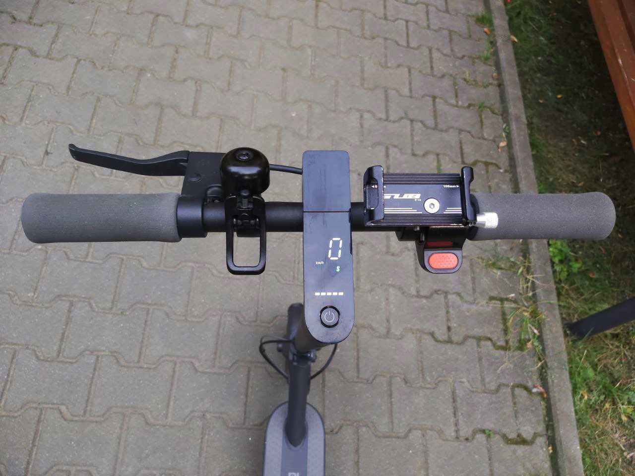 Hulajnoga elektryczna Xiaomi Mi Electric Scooter Essential