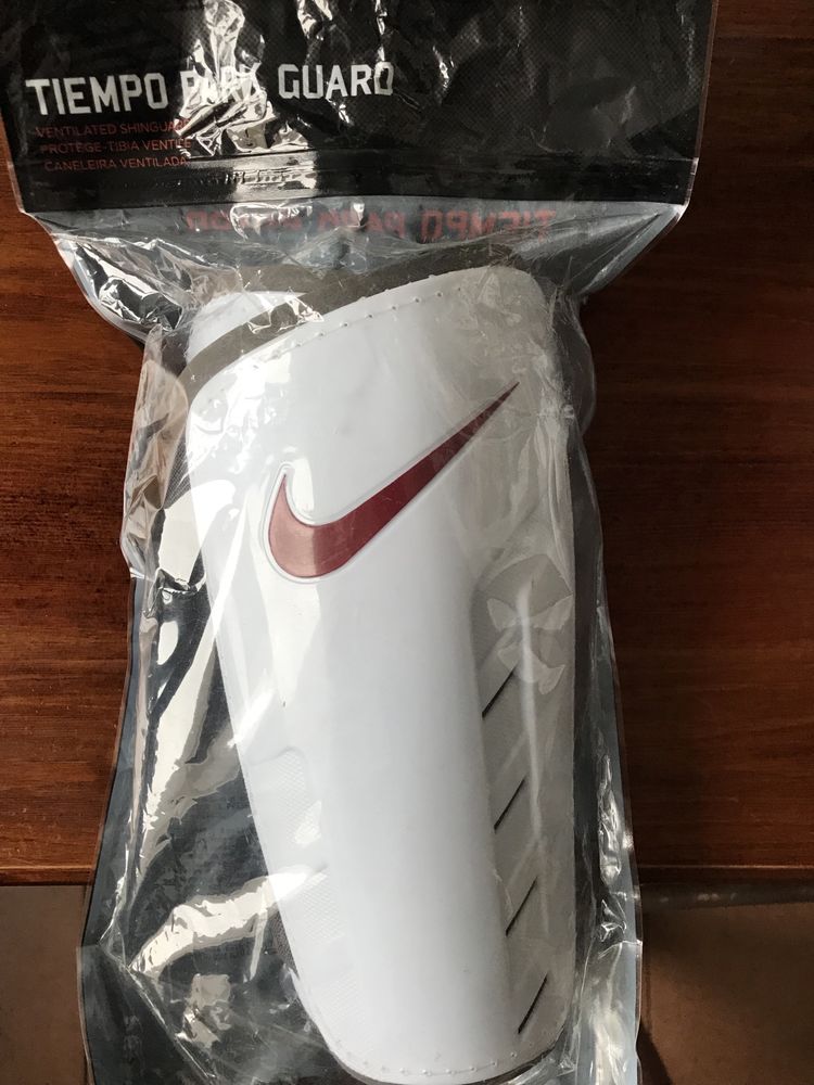 Nike Tiempo Park Guard XL ochraniacze piłka