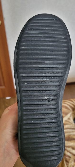 Продам шкіряні кеди 40 розмір