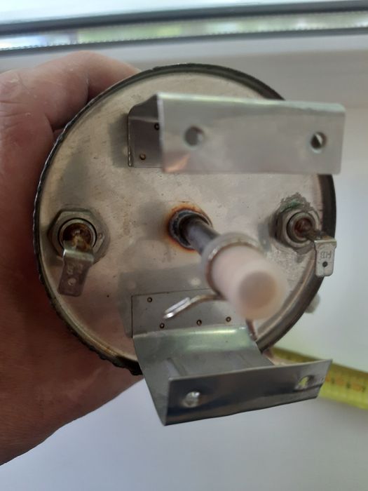 Баки гарячої та холодної води для кулера.