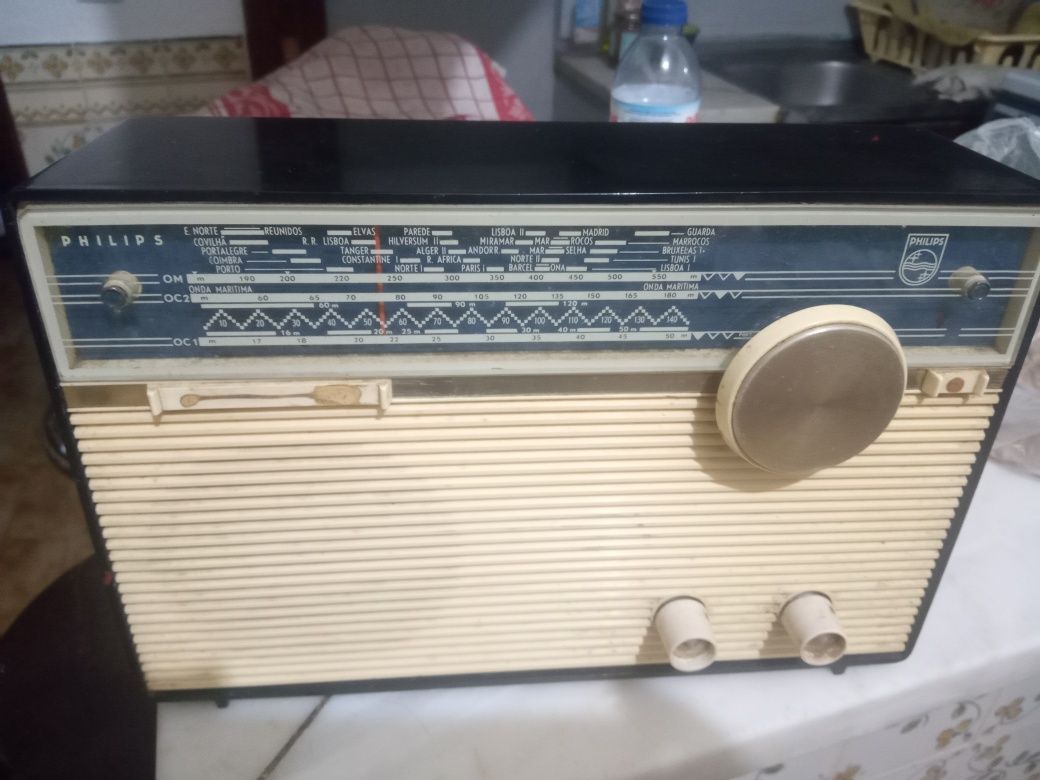 Radio Philips funciona a pilhas