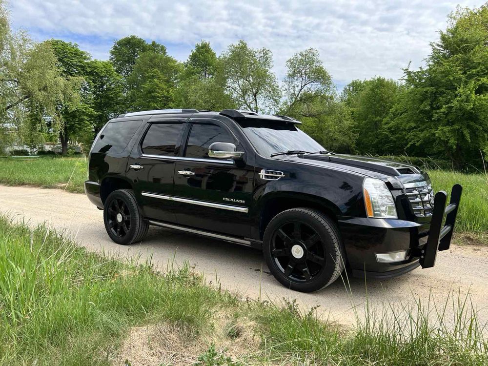 Продам Cadillac Escalade в ідеальному стані