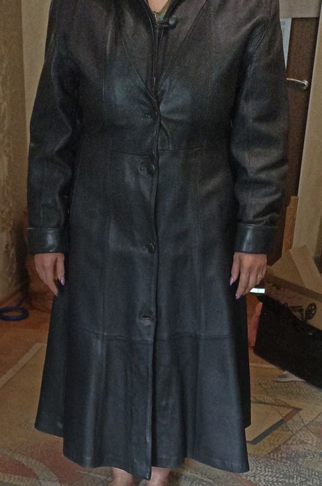 Кожаное пальто женское