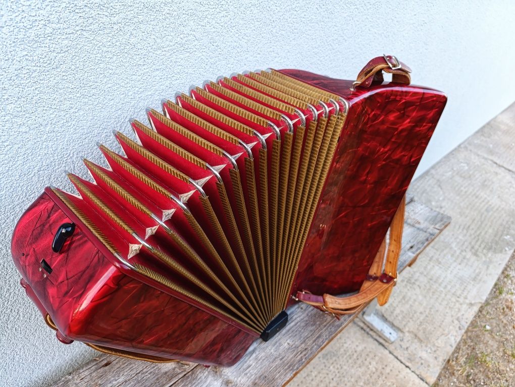Akordeon Hohner Lucia 96 basów 3 chóry