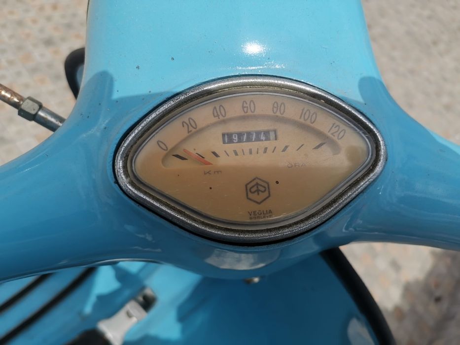 Vespas rallyl e sprint 5 mil euros cada uma