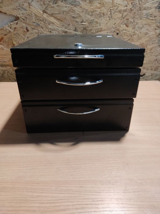 Продаю б.у депозитні бокси.