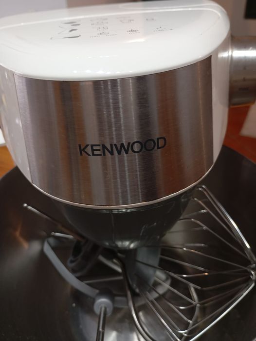 Robôt de cozinha Kenwood,com 7 acessórios.