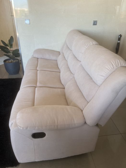 Sofa Beje com tecido anti manchas