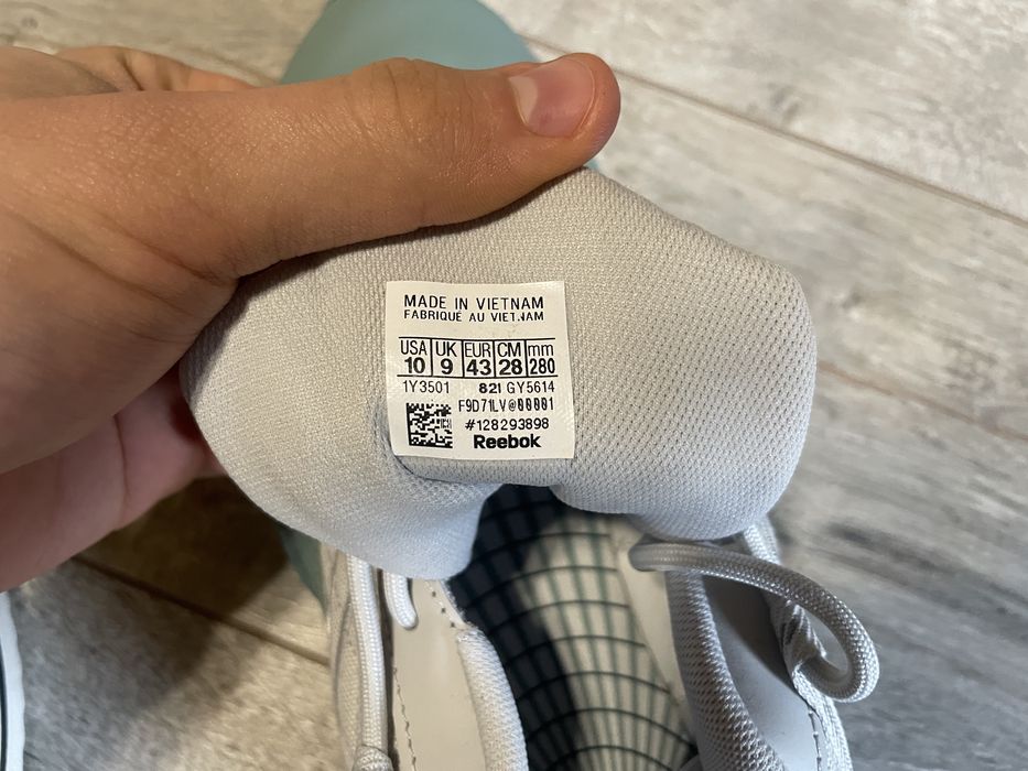 Нові кросівки Reebok Premier