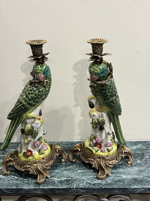 Підсвічники у вигляді папуг з фарфора та бронзи. Франція