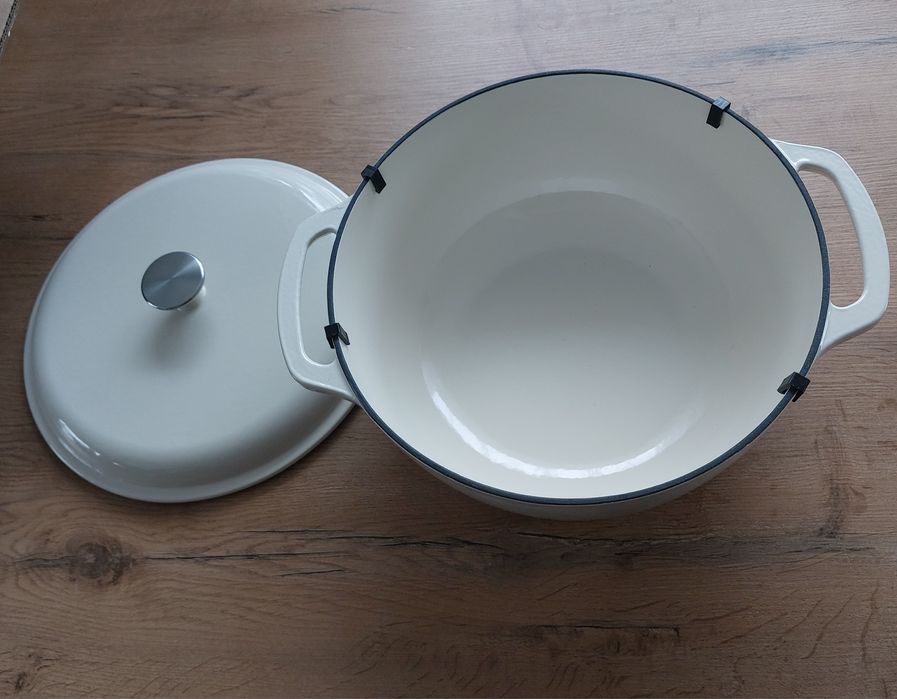 Amazon Basics Emaliowany żeliwny kociołek myśliwski, 7 l
