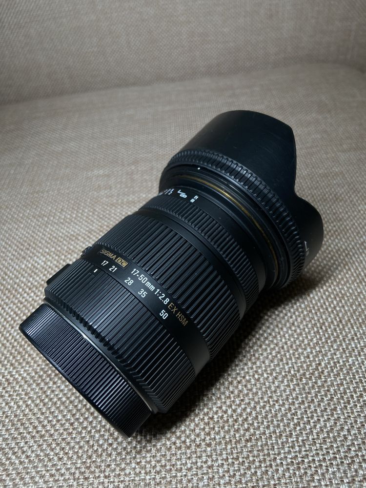 Продаж Sigma 17-50mm f/2.8 EX HSM об'єктиву для Canon