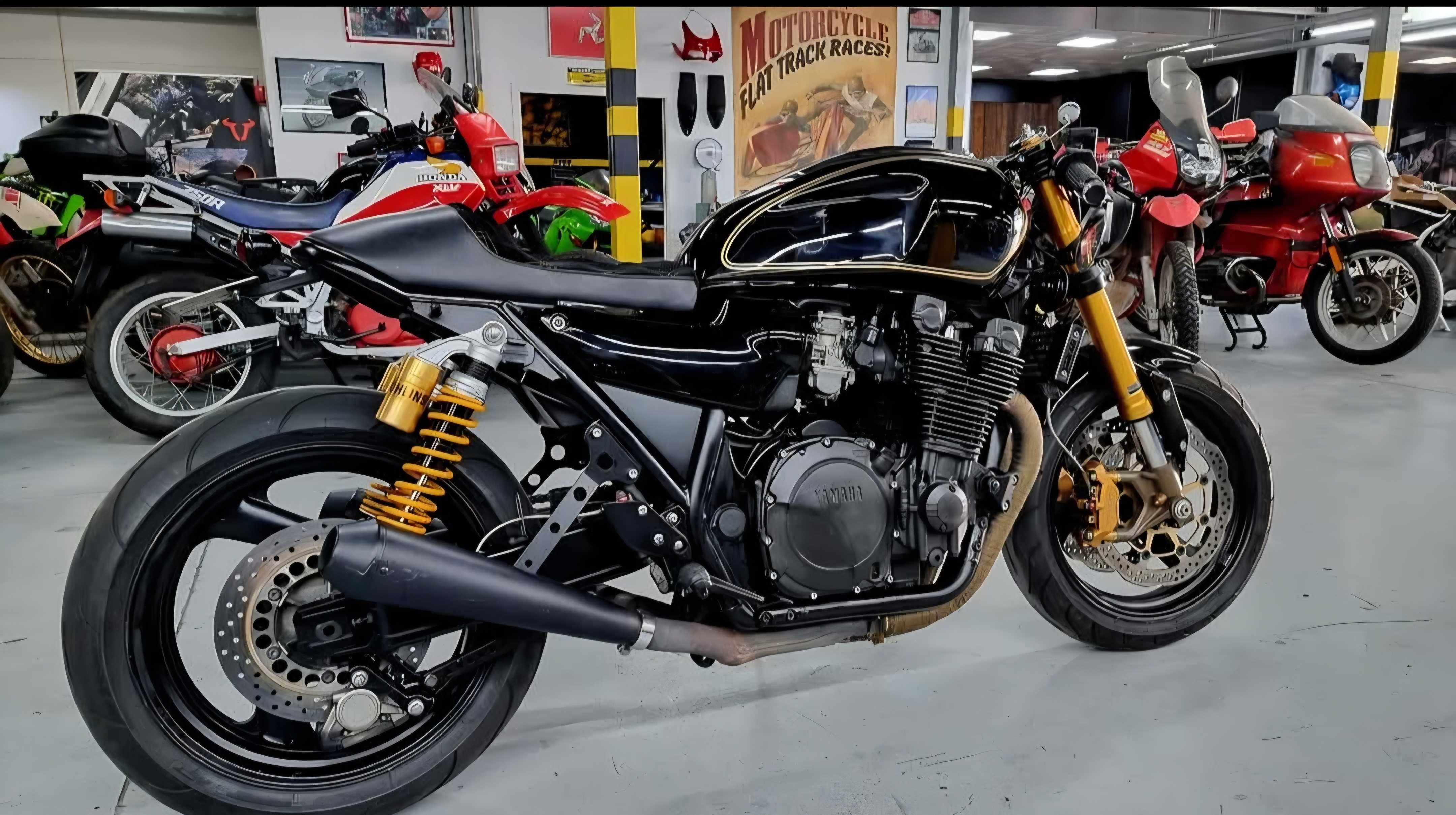 Yamaha XJR1200 Cafe racer