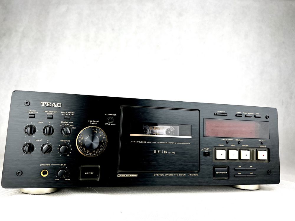 Magnetofon TEAC V-6030S deck