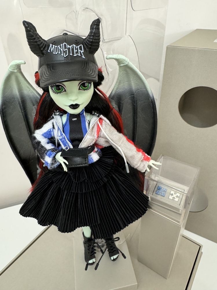 Монстер Хай Off-White Monster High Raven Rhapsody