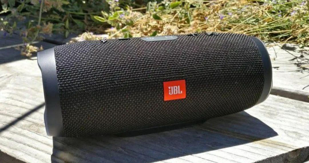 Портативна блютуз колонка JBL Charge 3