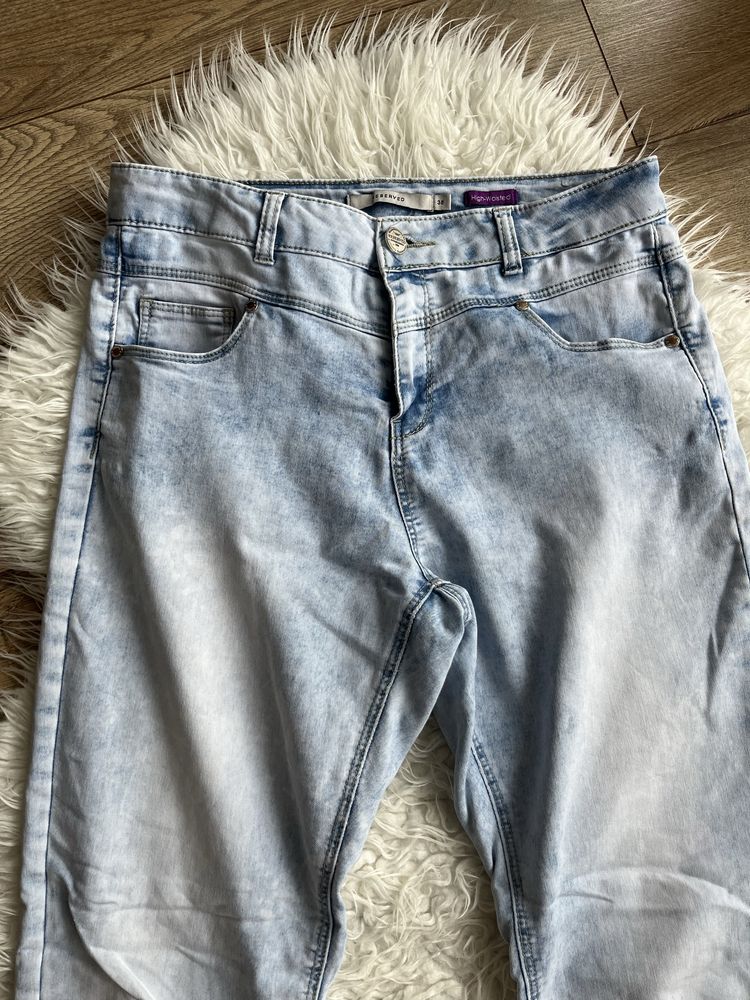 Niebieskie spodnie jeansy Reserved 38/40 high-waisted