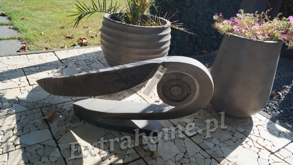 Abstrakcja rzeźba z Afrykańskiego Kamienia do salonu ogrodu. "Bocian"