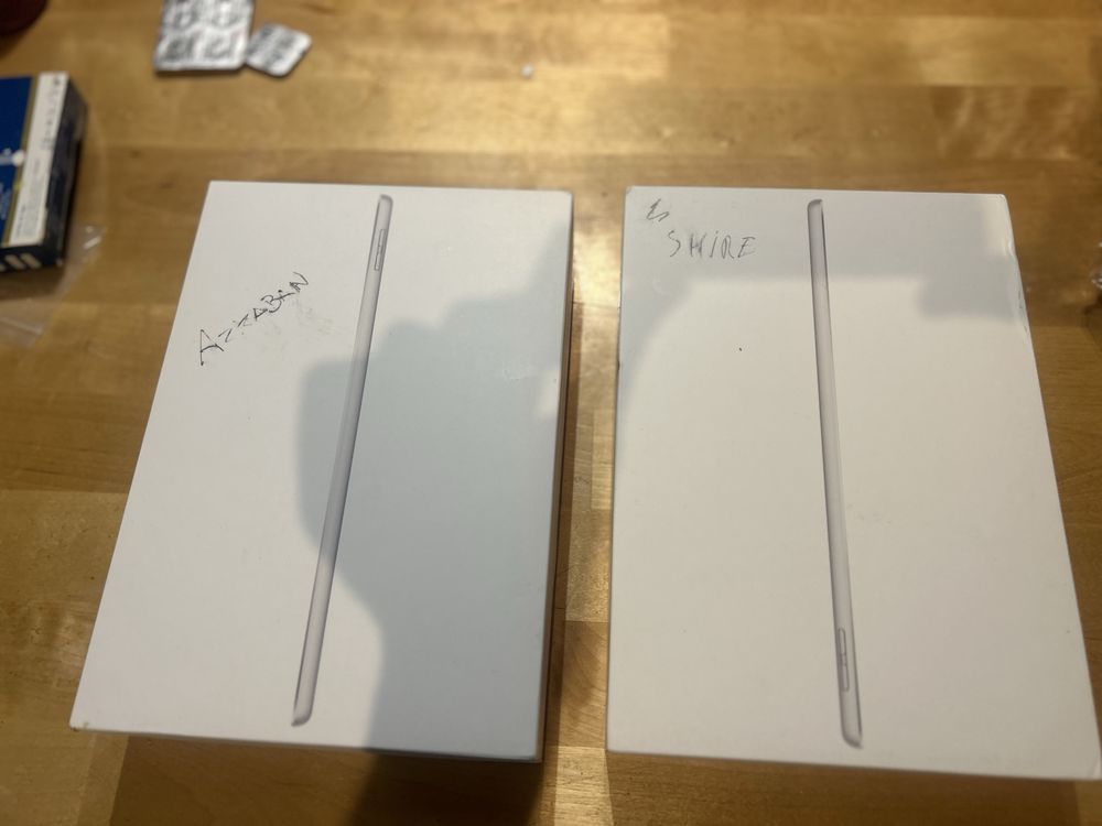 Box ipad 9th generation 64 GB silver