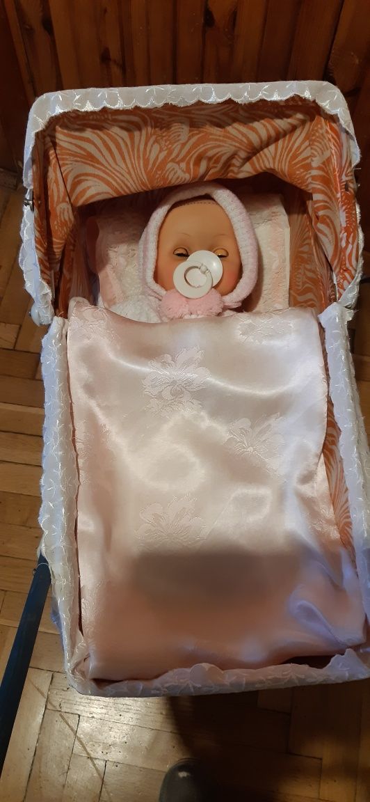 Wózek z lalką i ubranka PRL