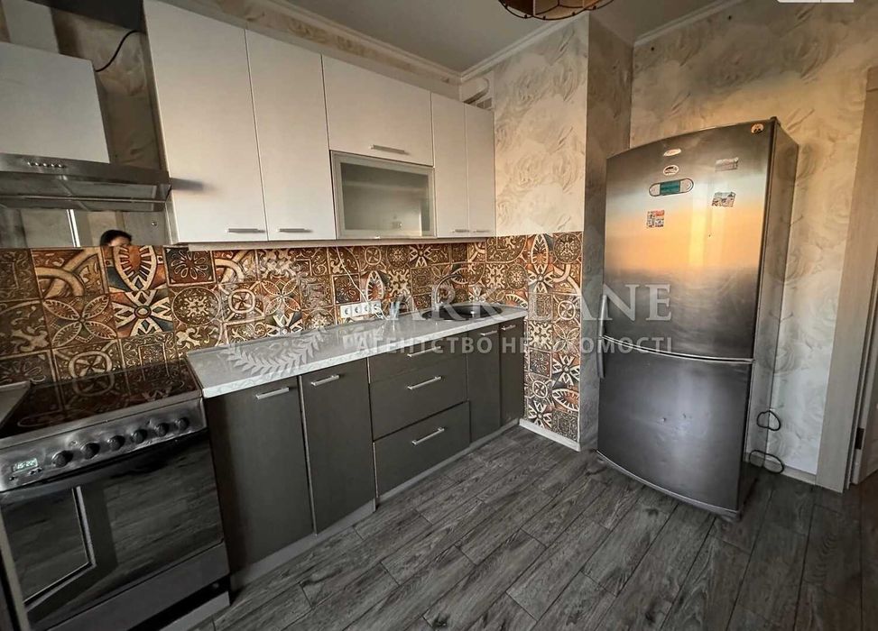 Продаж 1к кв Голосіївський Деміївська Феодосійська Науки Васильківська