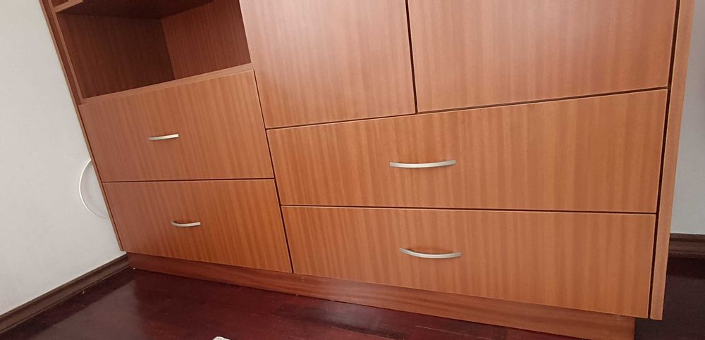 Roupeiro guarda-roupa guarda-fatos