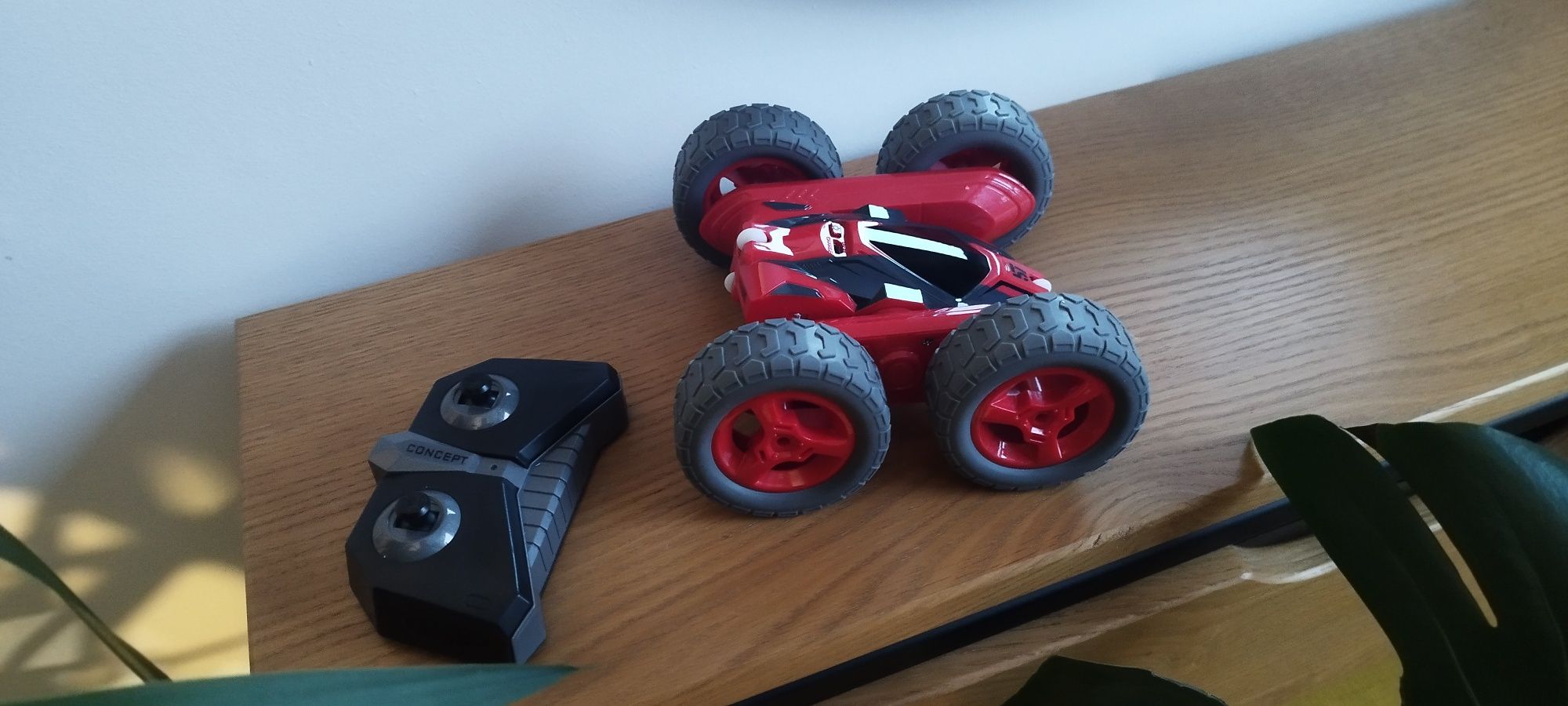 Samochód Zdalnie Sterowany AKROBATA Na Pilota RC Stunt Car