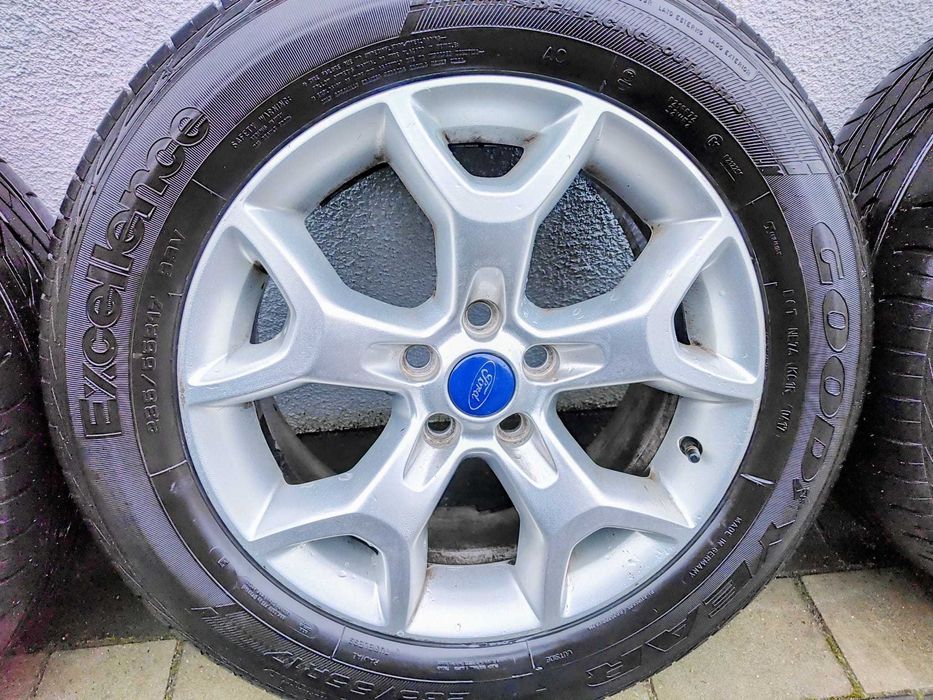 Koła na felgach aluminiowych Ford 17"