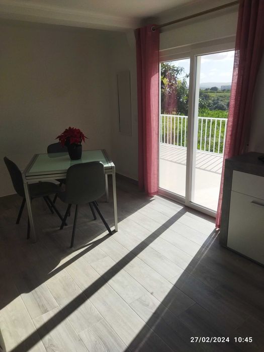 Casa geminada T2 R/C Equipada - Ribamar